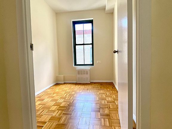 4th image of 510 E 79th St APT 6D