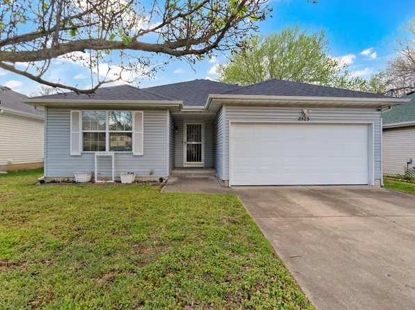2523 N Rogers Avenue, Springfield, MO 65803