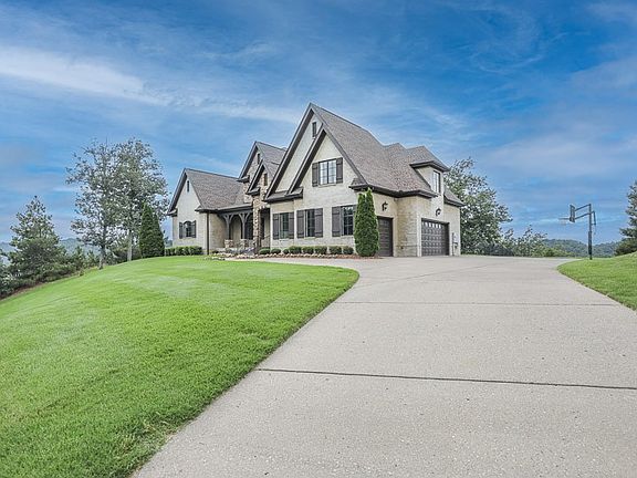 3rd image of 739 Valhalla Ln