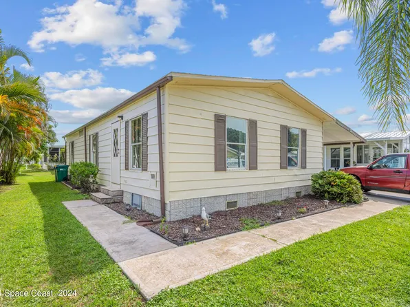 215 Kiwi Dr, Barefoot Bay, FL 32976