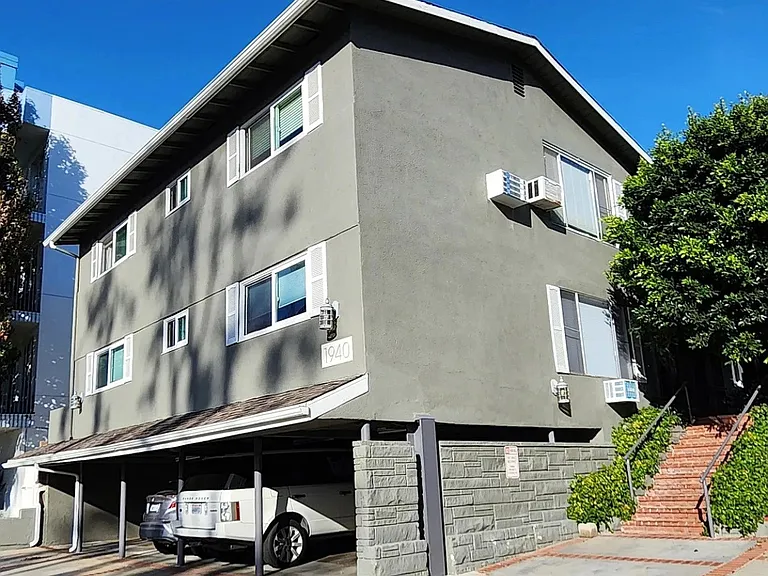 1940 S Beverly Glen Blvd #2 — Photo 1