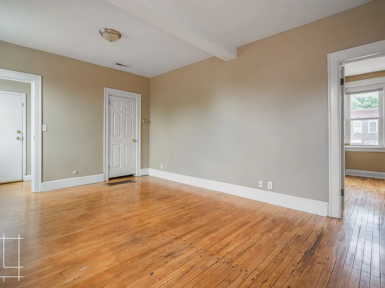 2487 Summit St #2491 — Photo 8