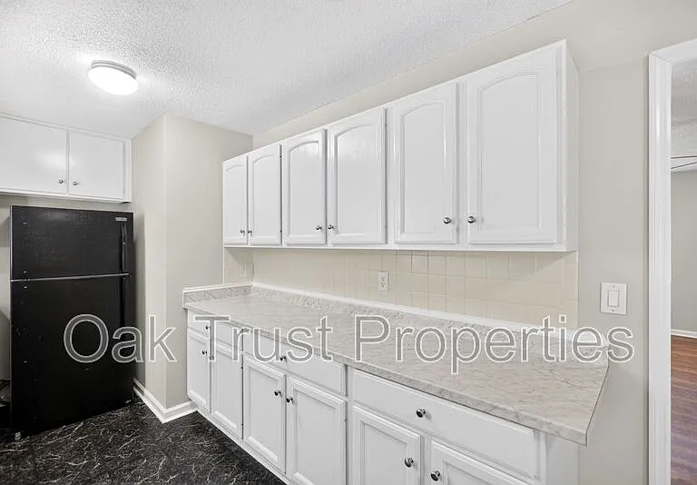 10 Newark Ave — Photo 6