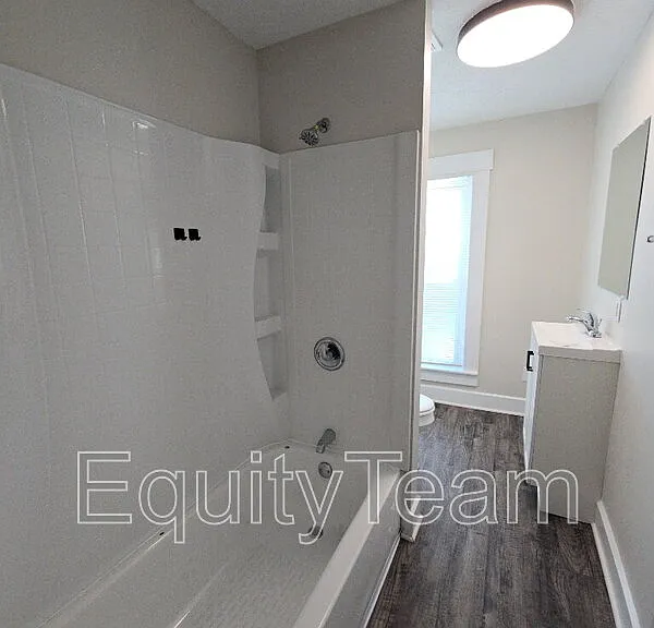 128 N River St #B — Photo 7