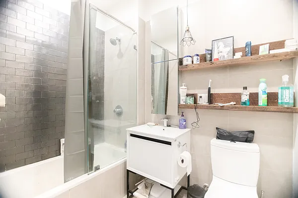 Rented by Commercial Capital Resources INC | media 8