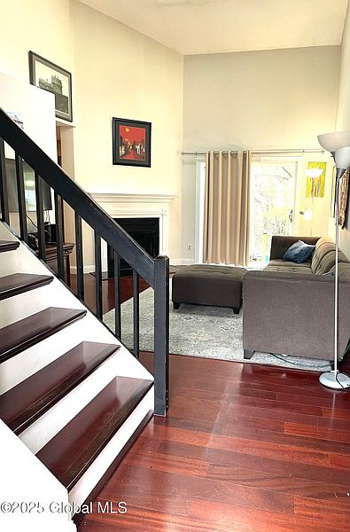 3rd image of 7 Gregory Court
