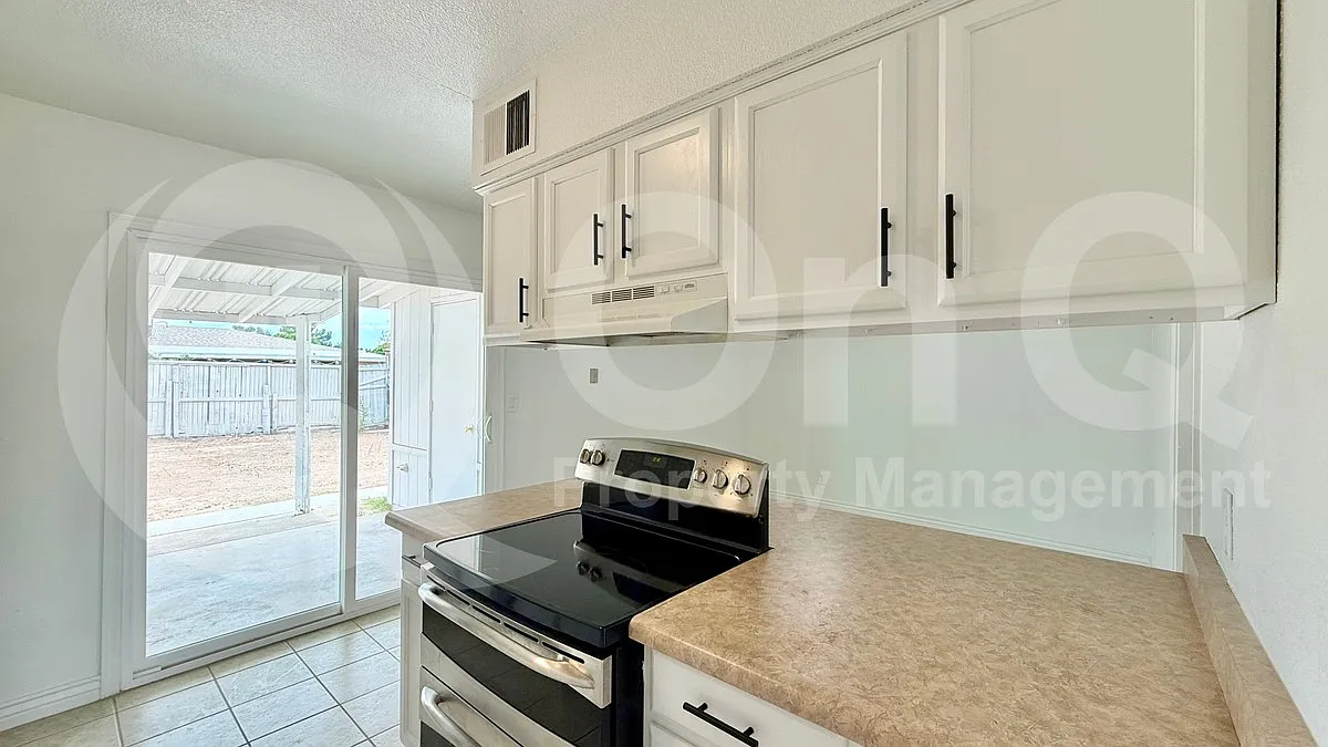 4 bed, 2.0 bath, 1263 sqft, $2,050 — Photo 3