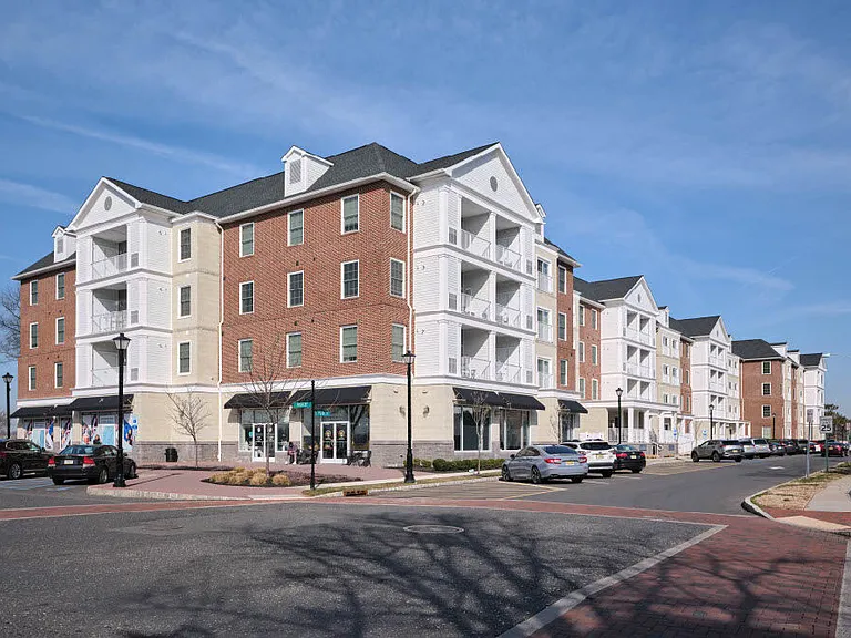 Pearl Pointe Apartments — Photo 58