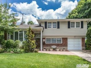 1625 Hitchcock Rd, Wantagh, NY 11793