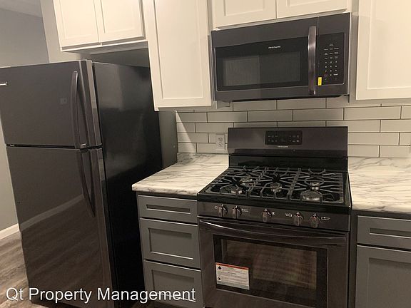 2nd image of 625 1st Ave NE APT 10