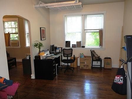 3rd image of 4701 N Hermitage Ave #G