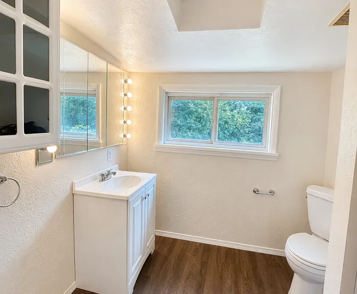 585 Novella Ave — Photo 6