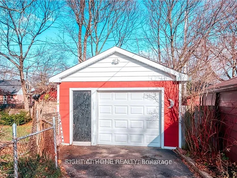 14 Graham Cres — Photo 22