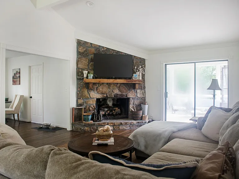 2408 Tyler Rd — Photo 9
