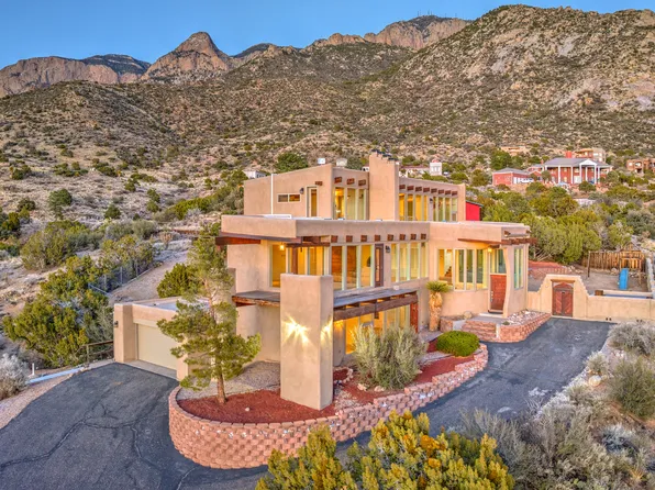 39 Tierra Monte Dr NE, Albuquerque, NM 87122