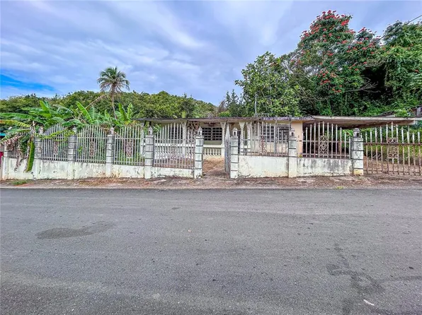 226 Avenue Arenales Bo Rio Abajo, Vega Baja, PR 00693