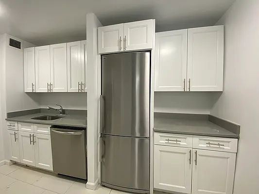 Rented by UES Management | media 17