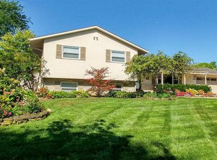 3069 Carisbrook Rd, Columbus, OH 43221