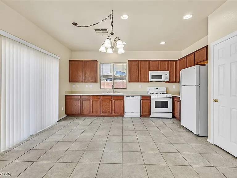 7656 Montefrio Ave — Photo 5