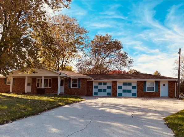 4603 Mary Todd Rd, Mattoon, IL 61938