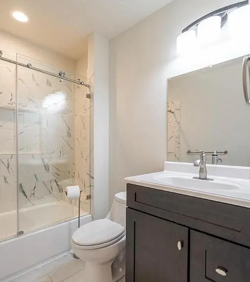 2074 Yorktown S — Photo 30