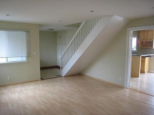 5th image of 16 Saint Michaels Ct