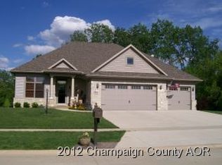 402 S Fox Run Dr, Mahomet, IL 61853
