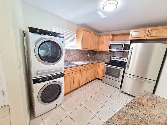 5th image of 4235 N University Dr #306-306-30