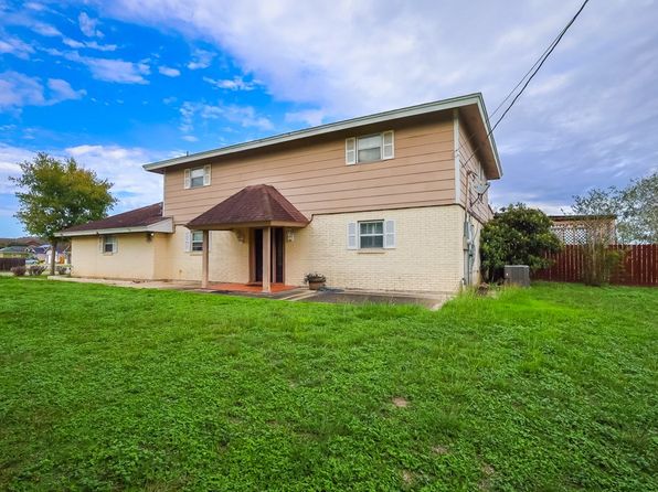 1800 Jones Rd, Beeville, TX 78102