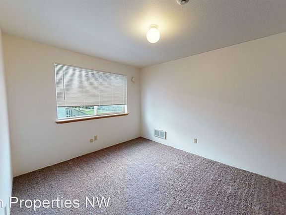 4th image of 18604 52nd Ave W #D103