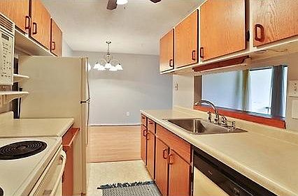 5th image of 12858 Nicollet Ave S #301