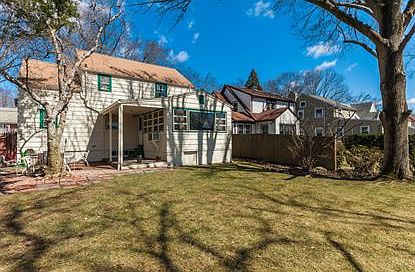 3rd image of 132 Greenwood Dr