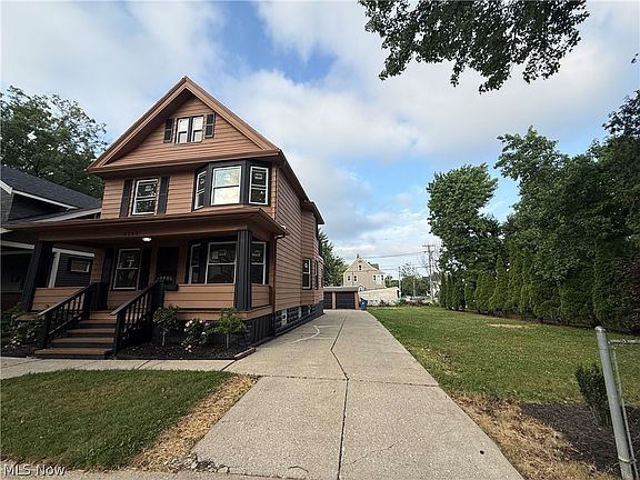 2nd image of 3285 W 123rd St