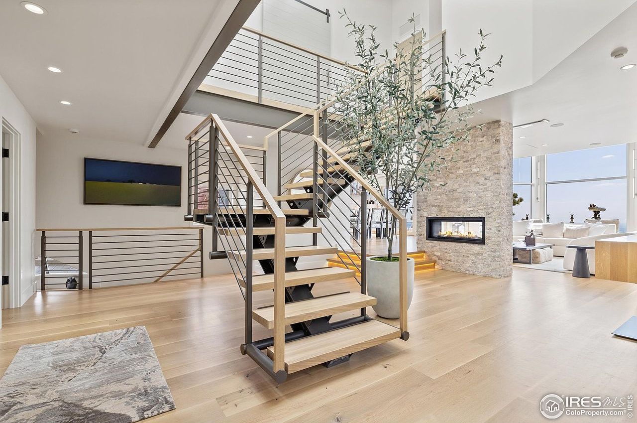 1145 Timber Ln - Photo 2