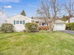 9 Canterbury Dr, Scotch Plains, NJ 07076