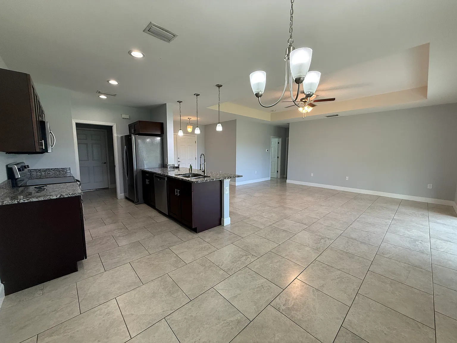 3 bed, 1553 sqft, $1,800 — Photo 3