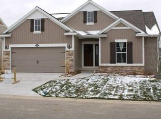7492 Roxborough Ln, Grand Ledge, MI 48837