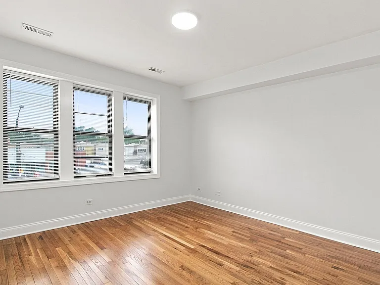 Square 37 Apartments — Photo 35