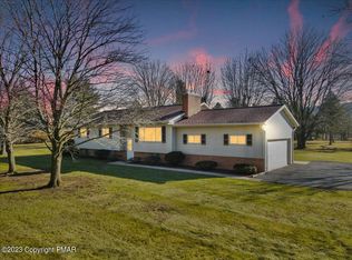1509 Fawn Valley Dr, Brodheadsville, PA 18322