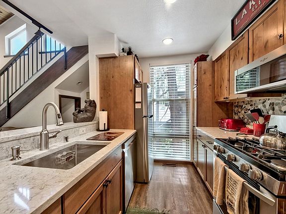 3rd image of 2755 N Lake Blvd #125