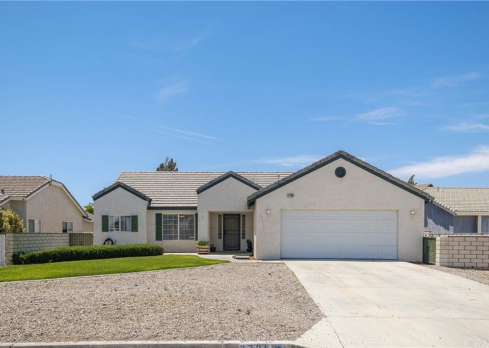 1st image of 27260 Strawberry Ln