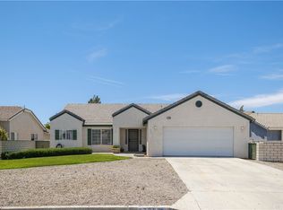 27260 Strawberry Ln, Helendale, CA 92342