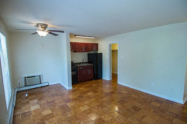 Dore Apartments — Photo 37