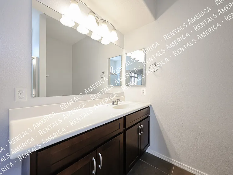 2402 E 5th St #1515 — Photo 21