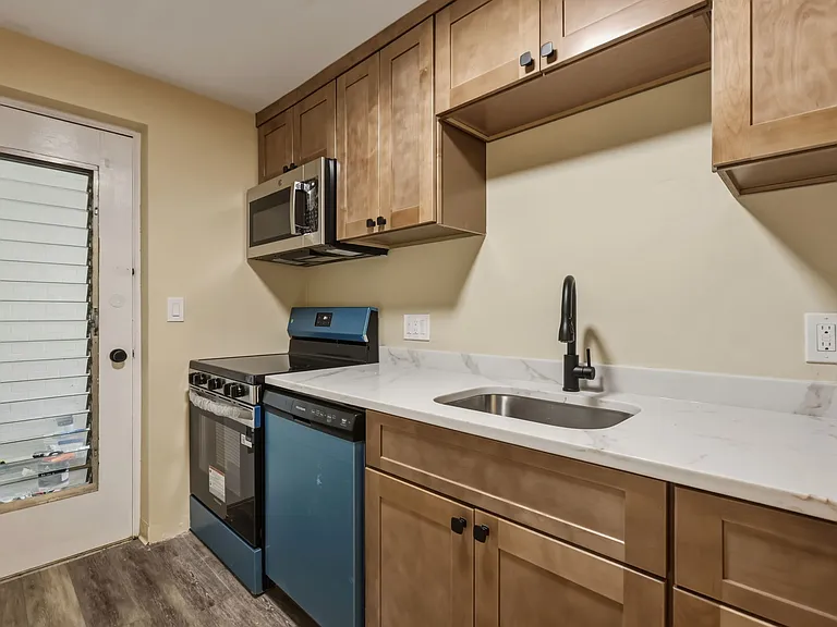 15 Commonwealth Ct #10 — Photo 14