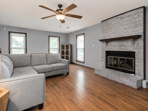 4th image of 3307 Yalewood Dr