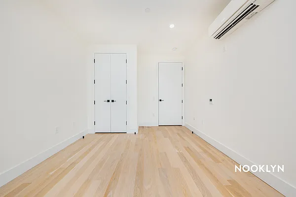 Rented by Nooklyn NYC LLC | media 31