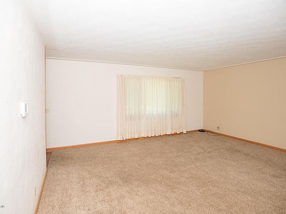 5th image of 16464 E On Ave