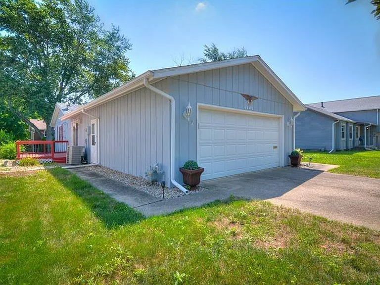 4444 N Adams Dr — Photo 2