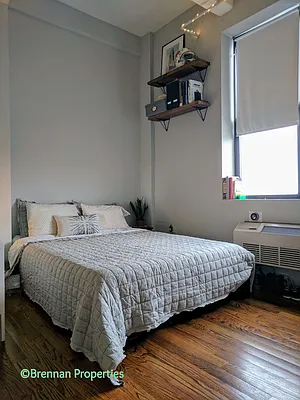 Rented by Manhattan Management LLC | media 9